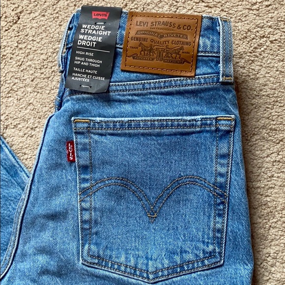 NWT Levi jeans - Picture 3 of 4
